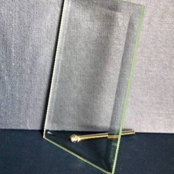 One pin bevelled edge b One pin bevelled edge b