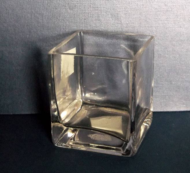 Square glass display Square glass display